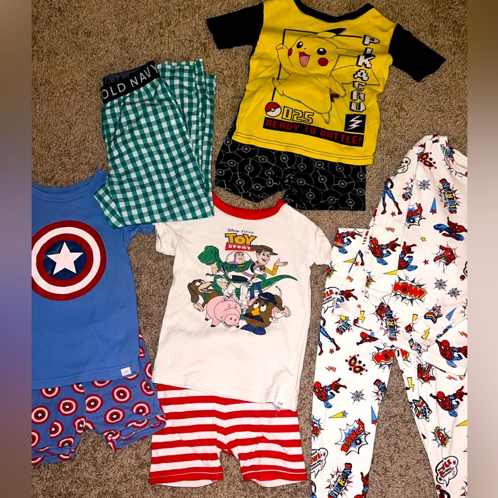 Boys size 5 Gap pajama bundle
